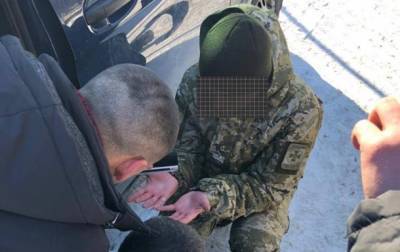 На Буковине пограничники вымогали взятку за контрабанду анаболиков