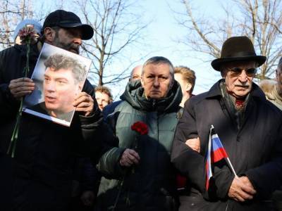 «Пикет или митинг не надо»: в Барнауле оппозиции согласовали «мемориальную акцию» в память об убитом Немцове