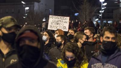 Испанский стыд. Каталония мстит за арест рэпера грабежами и поджогами