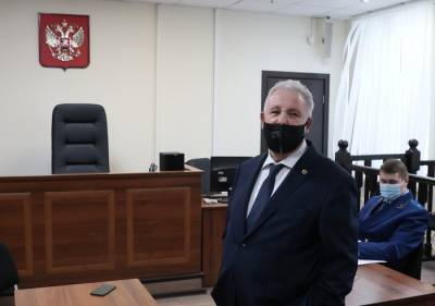 Хабаровский экс-губернатор Ишаев осужден на пять лет условно за растрату
