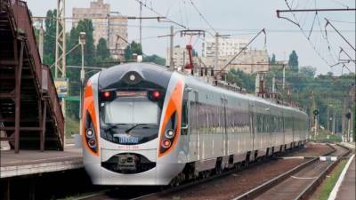 "Укрзализныця" анонсировала Wi-Fi в поездах: где появится скоростной интернет