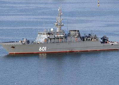 Боевой корабль ЧФ отразил авиаудар условного противника в Черном море