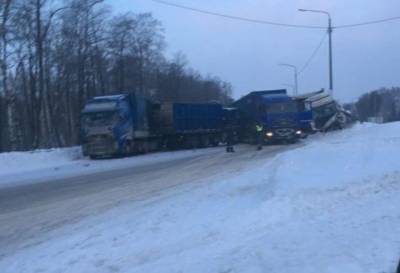 Во Владимирской области произошло три ДТП с шестнадцатью машинами