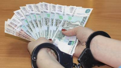 Выманившую миллион рублей у петербуржца "целительницу" задержала полиция
