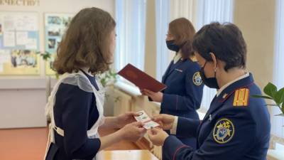 Ученики профильного класса новгородской гимназии принесут клятву долгу России