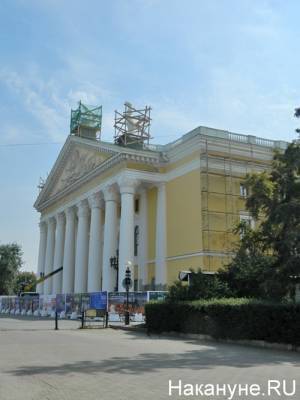Министр культуры объяснил замену гранита при реставрации театра оперы и балета в Челябинске
