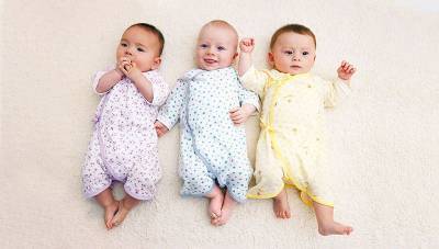 Как выбрать одежду для новорожденных: основные секреты