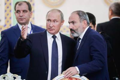 Путин обсудил с Пашиняном реализацию договоренностей по Карабаху