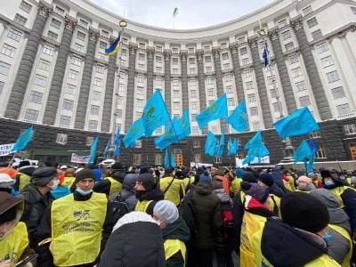 В Киев съехались доведённые до отчаяния украинские...
