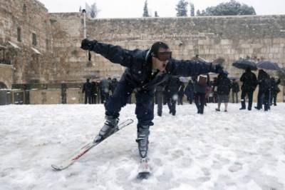 Снежная вьюга накрыла Иерусалим