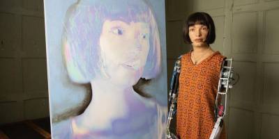 Селфи в зеркале. В Лондоне покажут выставку автопортретов первого в мире робота-художницы Ai-Da