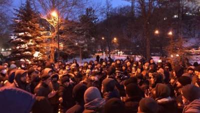 Задержания крымских татар: под "суд" в Симферополе пришло более 300 человек