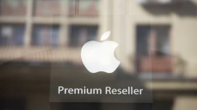 В Apple планируют создать стеклянные наушники