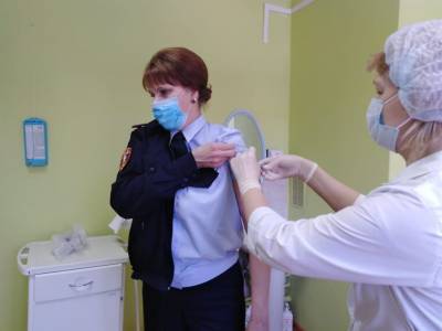 Ульяновские росгвардейцы принимают участие в вакцинации от коронавируса
