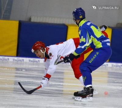 «Делайте, что хотите, но поставьте игроков на ноги». Хоккейная «Волга» уступает «Енисею»