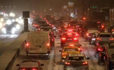 Гололедица и снегопад привели к 9 балльным заторам в Москве и ближнем Подмосковье по оценке Яндекс.Пробок
