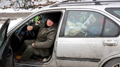 Вынужден спать на сиденье: пенсионер из Баварии два года живет в автомобиле