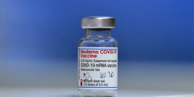 На 300 миллионов доз вакцины. Еврокомиссия одобрила дополнительный контракт с Moderna