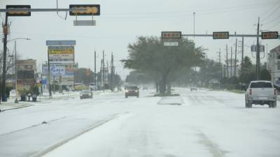 Жители Техаса остались без воды и электричества из-за морозов