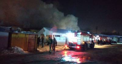 Пожар на продуктовом рынке в Самаре потушили
