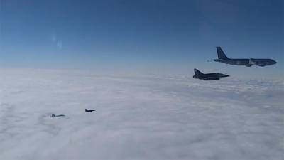 МО показало видео перехвата российскими Су-27 самолетов ВВС Франции