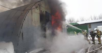 Потушен пожар в тысячу "квадратов" на складе в Краснодаре