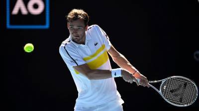 Названы дата и время матча 1/2 финала Australian Open Медведев — Циципас