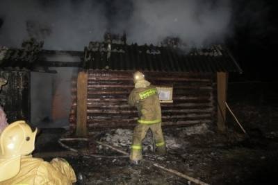 В Ивановской области ночью тушили загоревшуюся баню