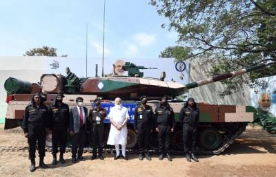 Индийская армия получила «самый дорогой танк в мире» массой почти в 70 тонн (ФОТО)