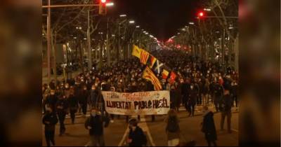 Десятки людей ранены в ходе протестов, вспыхнувших в Испании после ареста рэпера