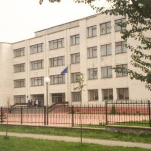 Директора лицея под Киевом, где семиклассницы отравились лекарством, отстранили от должности