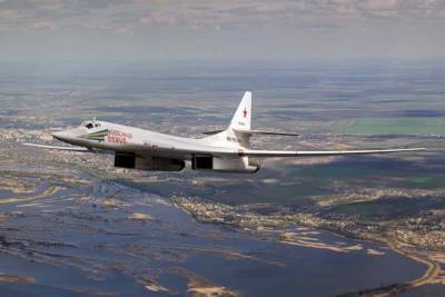 Военный эксперт оценил появление российских ракетоносцев Ту-160 у границ Норвегии
