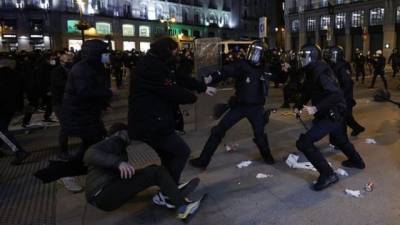 Главные города Испании пережили ночь насилия