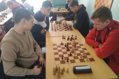 Донецкие медики выиграли первенство ДНР по шахматам