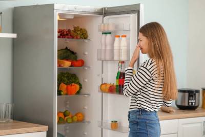 Как газета поможет избавиться от запаха в холодильнике nbsp