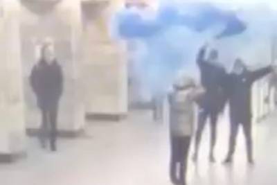 Файер-шоу в петербургском метро стало уголовным делом