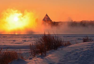 Фотограф показал обжигающий морозом рассвет у крепости Орешек