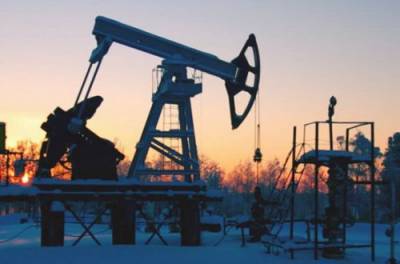 Цены на нефть достигли новых максимумов на опасениях относительно добычи в США