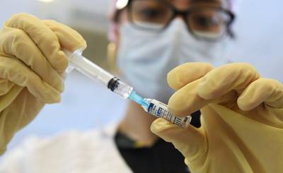 Нехватка вакцин заставляет американских дипломатов просить лекарства у иностранных правительств, включая Россию