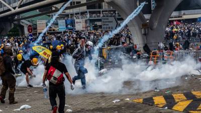 Британия эвакуирует из Гонконга 5 тысяч прозападных экстремистов