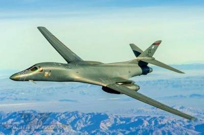 США продолжат размещение бомбардировщиков B-1 вблизи от российских границ