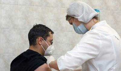 Москвичам предлагают присоединиться к испытаниям вакцины "Спутник Лайт"
