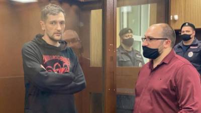 Московский суд принял решение об изменении адреса домашнего ареста Олега Навального