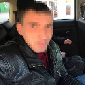 В Бердянске водитель с фальшивыми правами предложил взятку полицейским: его задержали. Фото