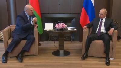 Лукашенко о санкциях: не надо "париться", РФ может сама себя обеспечить