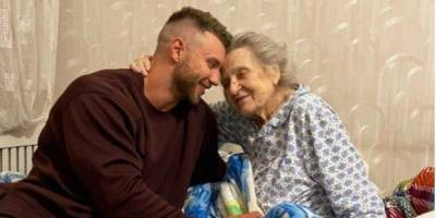 «99 лет гордости». Холостяк трогательно поздравил свою бабушку с днем рождения