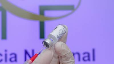 Сведения о нехватке вакцин в регионах РФ прокомментировали в Кремле
