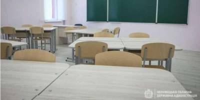 На Буковине из-за всплеска COVID-19 рекомендовали закрыть школы. Черновцы отказались