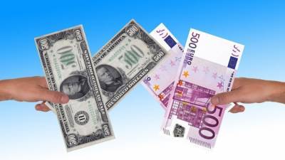 ЦБ обновил официальные курсы доллара и евро