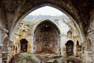 В Богатом исчезает уникальный средневековый храм